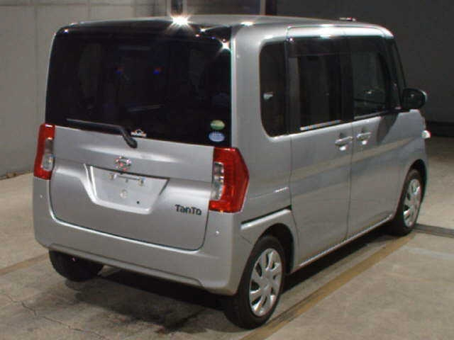 DAIHATSU TANTO 2018