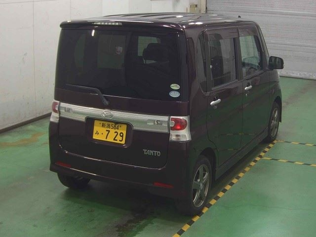 DAIHATSU TANTO 2008