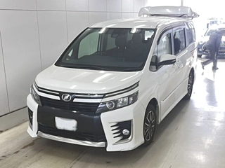 TOYOTA VOXY 2017