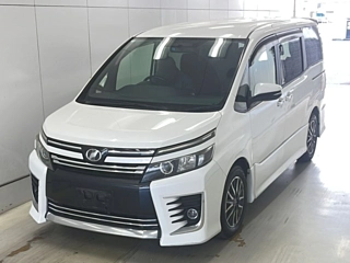 TOYOTA VOXY 2014