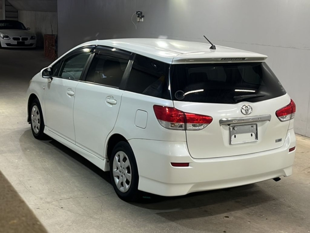 TOYOTA WISH 2012