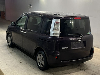 TOYOTA SIENTA 2013