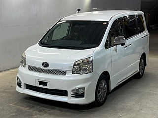 TOYOTA VOXY 2014