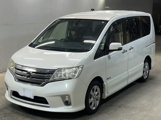 NISSAN SERENA 2013
