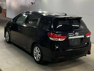 TOYOTA WISH 2011