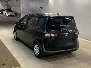 TOYOTA SIENTA 2017