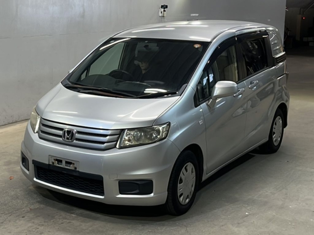 HONDA FREED 2010
