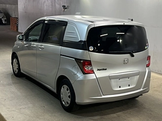 HONDA FREED 2010