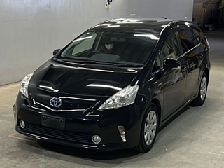 TOYOTA PRIUS ALPHA 2011