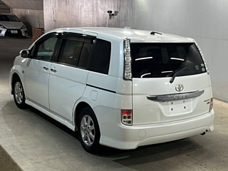 TOYOTA ISIS 2012
