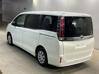 TOYOTA NOAH 2019