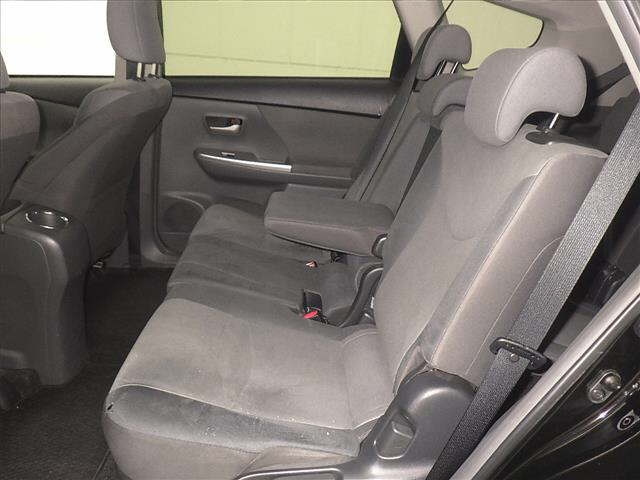 TOYOTA PRIUS ALPHA 2012