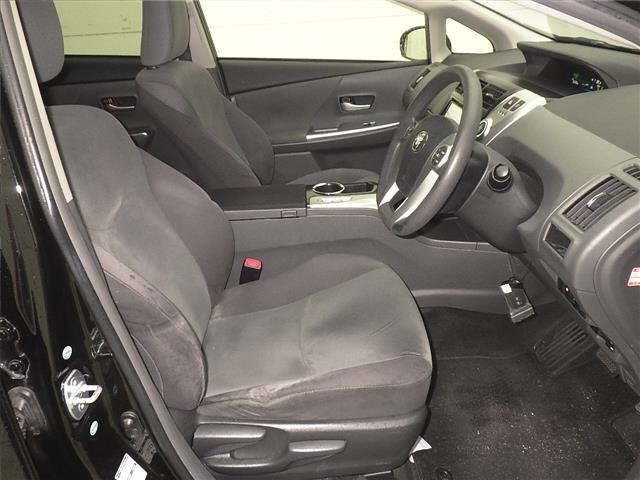 TOYOTA PRIUS ALPHA 2012