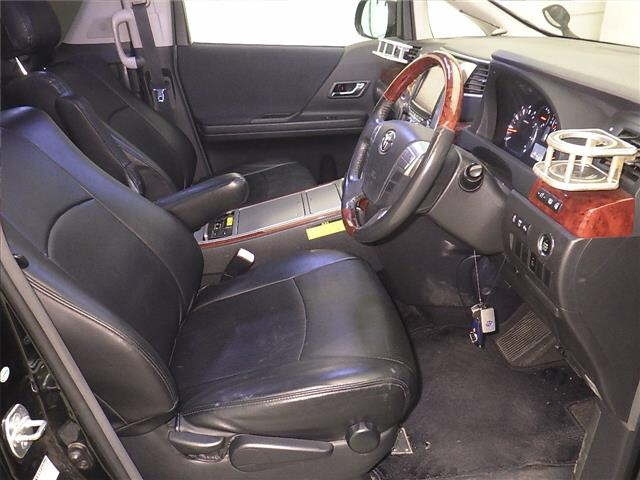 TOYOTA VELLFIRE 2009