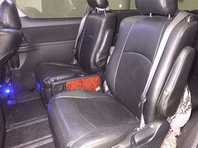 TOYOTA VELLFIRE 2009