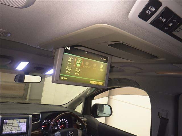 TOYOTA VELLFIRE 2009