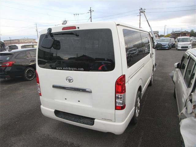 TOYOTA HIACE VAN 2014
