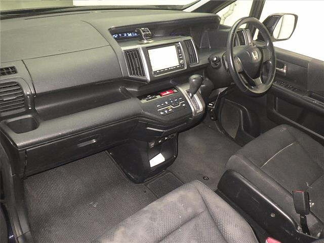 HONDA STEP WAGON 2011