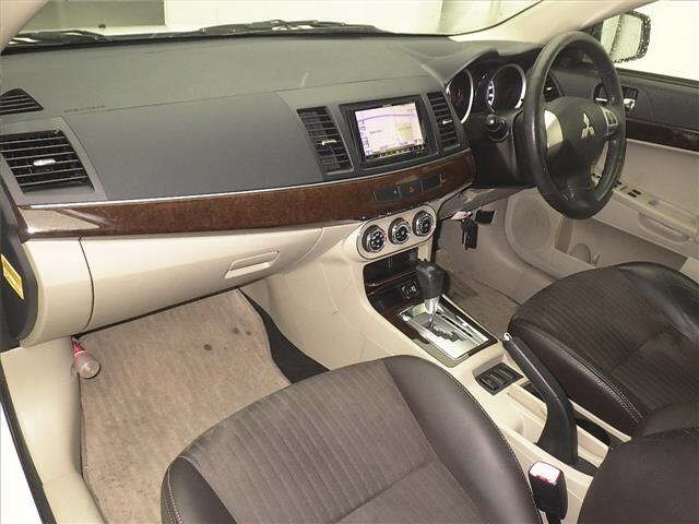 MITSUBISHI GALANT FORTIS 2011