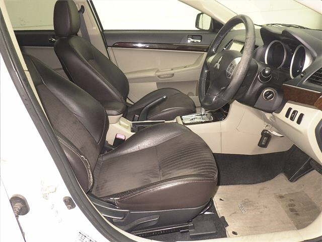 MITSUBISHI GALANT FORTIS 2011