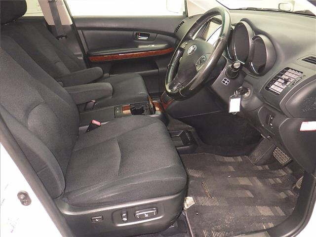TOYOTA HARRIER 2010