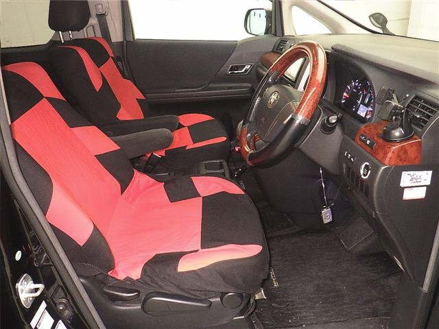 TOYOTA VELLFIRE 2010