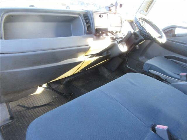 MITSUBISHI CANTER 2011