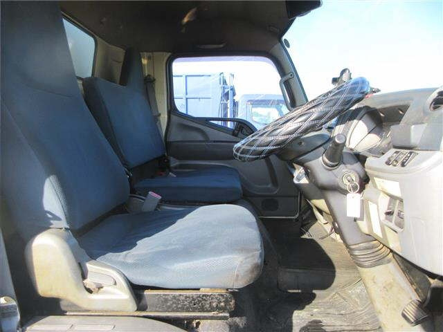 MITSUBISHI CANTER 2011