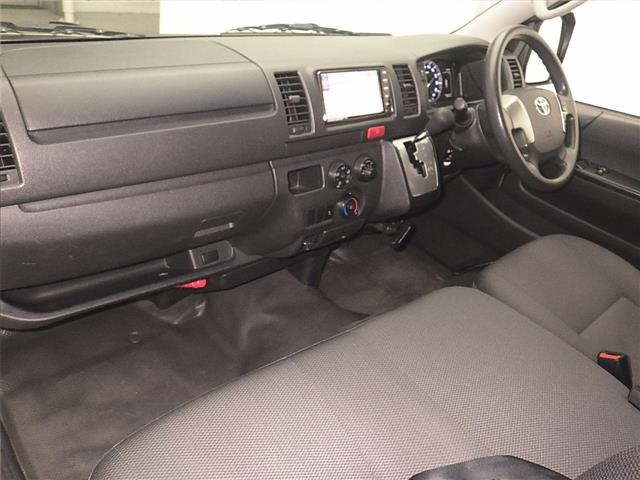 TOYOTA HIACE VAN 2021