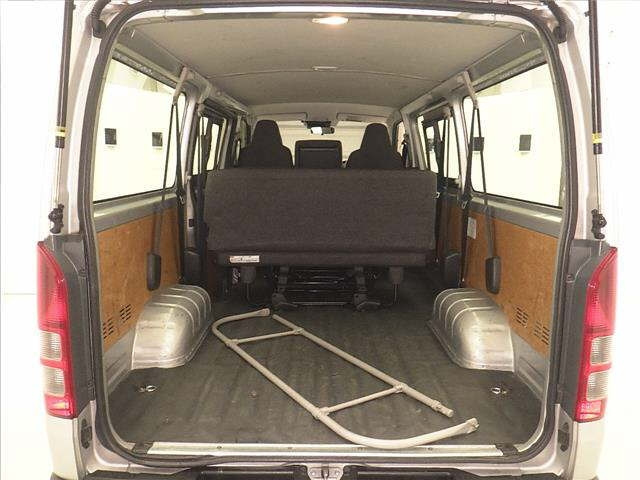 TOYOTA HIACE VAN 2021