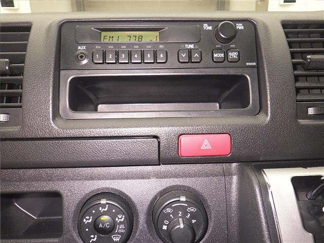 TOYOTA HIACE VAN 2020