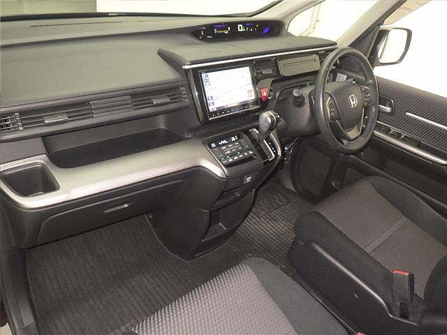 HONDA STEP WAGON 2016