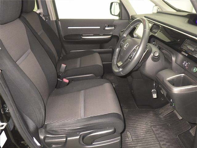 HONDA STEP WAGON 2016