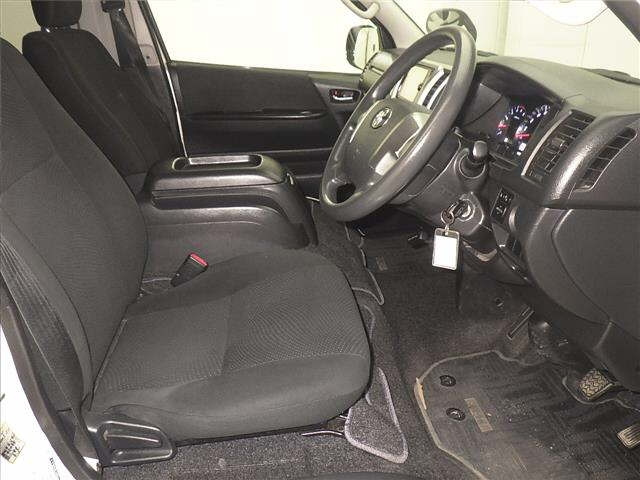 TOYOTA HIACE VAN 2016