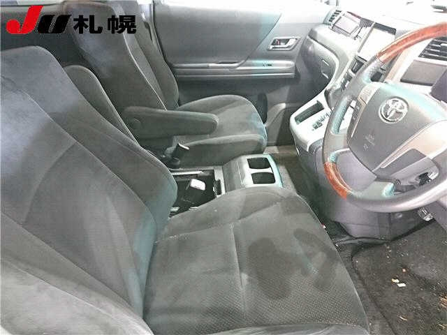 TOYOTA VELLFIRE 2010