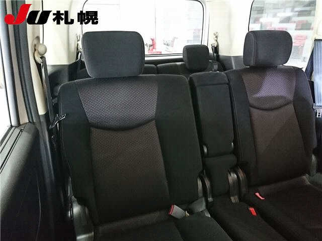 NISSAN SERENA 2010
