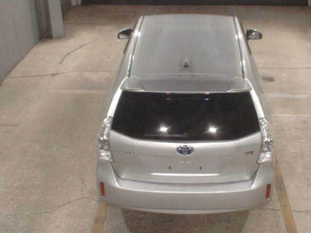 TOYOTA PRIUS ALPHA 2013