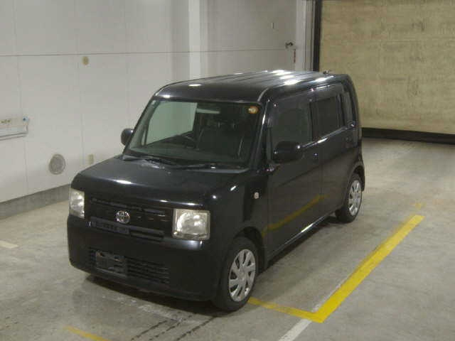 TOYOTA PIXIS SPACE 2012