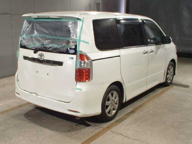 TOYOTA NOAH 2009