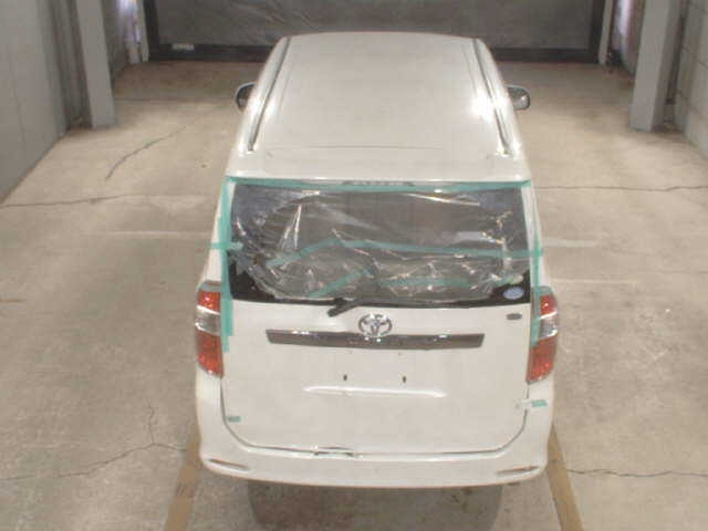TOYOTA NOAH 2009