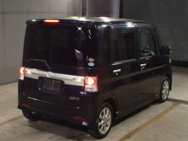 DAIHATSU TANTO 2008