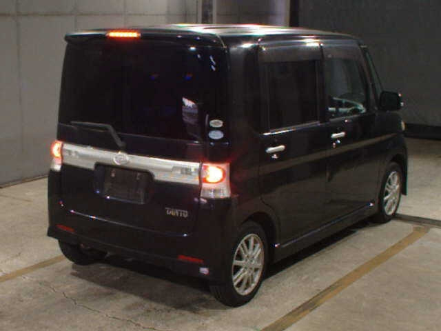 DAIHATSU TANTO 2010