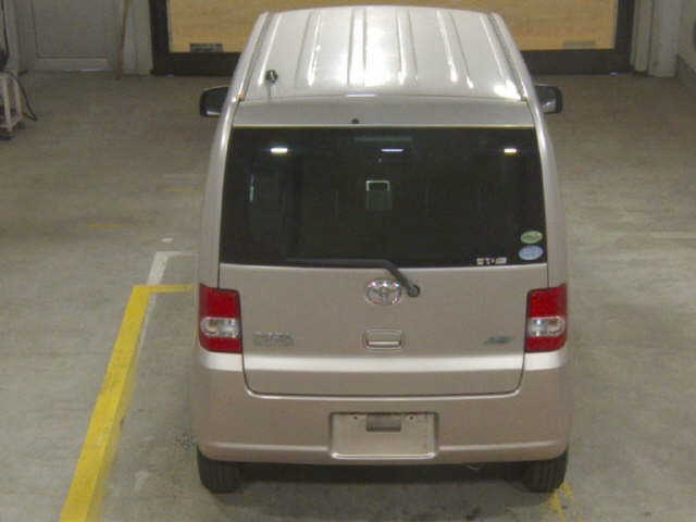 TOYOTA PIXIS SPACE 2012