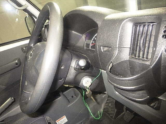 NISSAN CLIPPER VAN 2013