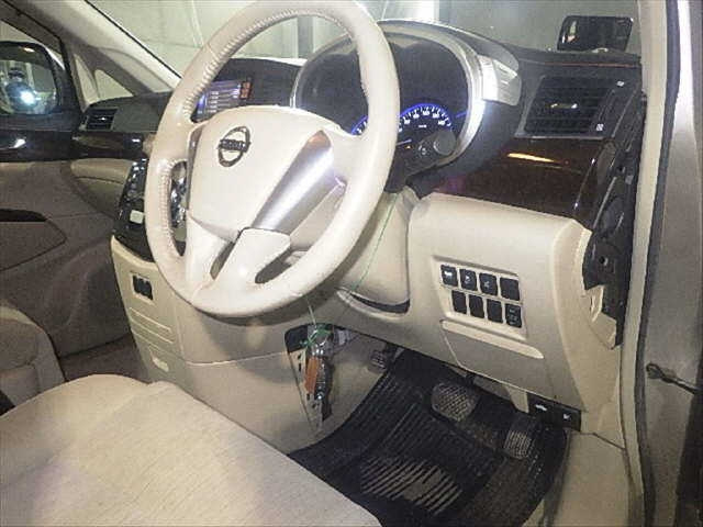 NISSAN ELGRAND 2010