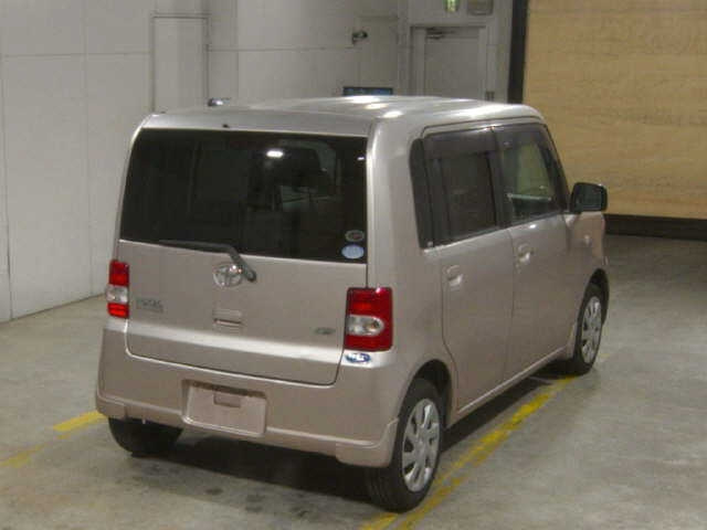 TOYOTA PIXIS SPACE 2012