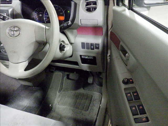 TOYOTA PIXIS SPACE 2012