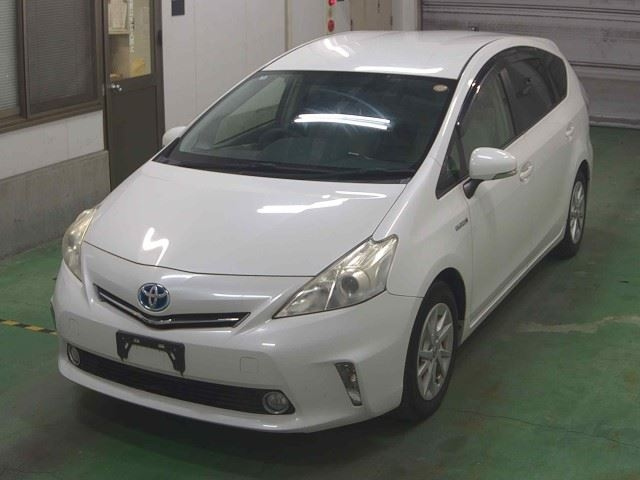 TOYOTA PRIUS ALPHA 2012