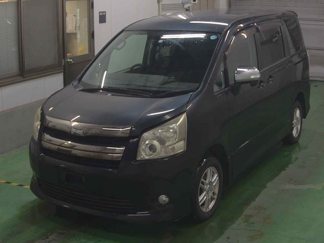 TOYOTA NOAH 2009