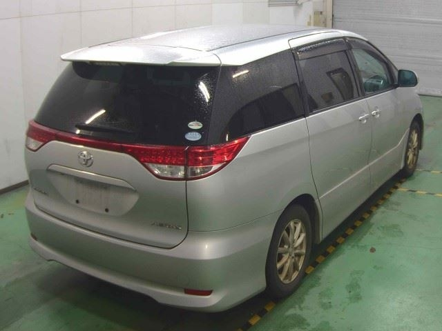 TOYOTA ESTIMA 2009